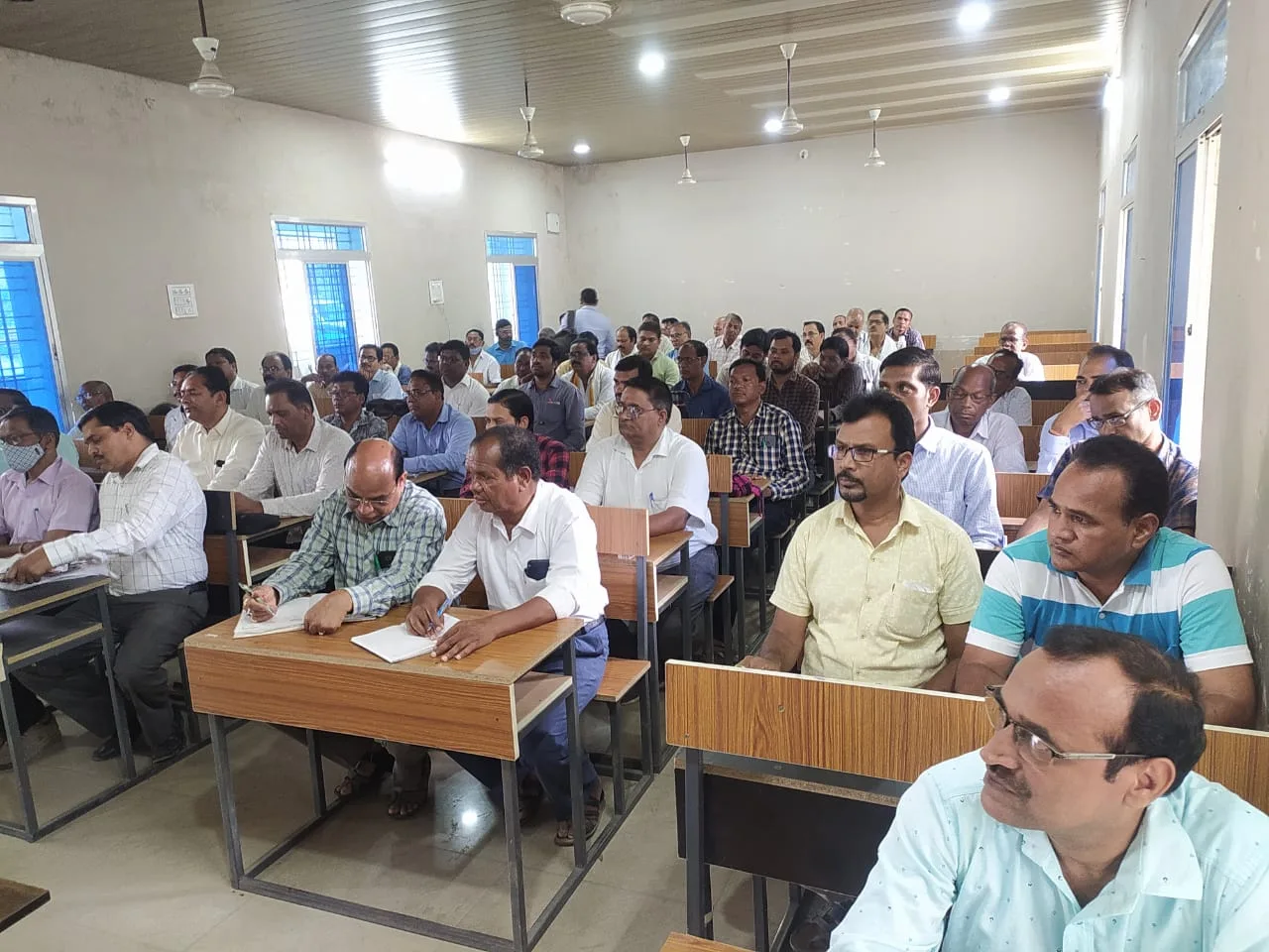 विशेष कर्तव्यस्थ अधिकारी नूपुर पन्ना राशि ने प्राचार्यो बीईओ का बैठक लिया विशेष कर्तव्यस्थ अधिकारी नूपुर पन्ना राशि ने प्राचार्यो बीईओ का बैठक लिया kshititech