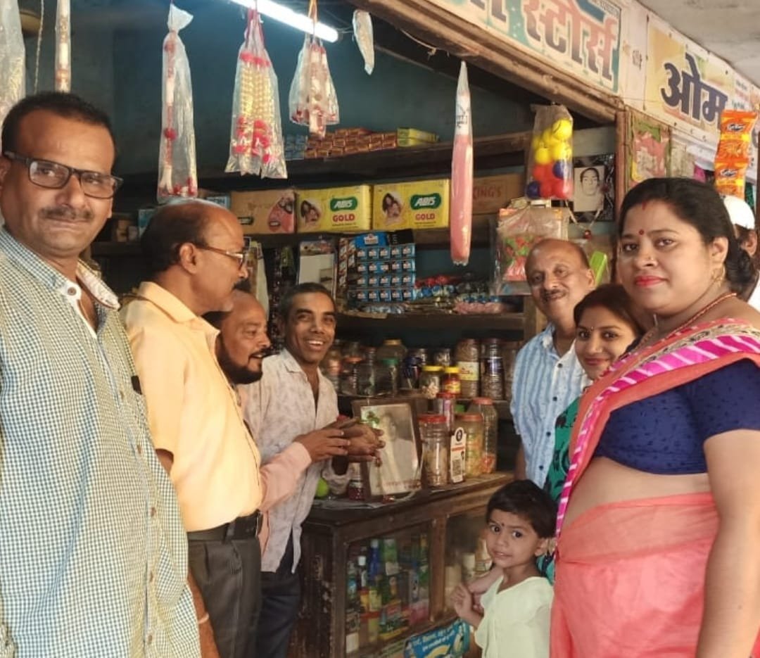 आपातकाल के दरम्यान जेल में कैद लोगों व उनके आत्मीय जनों का श्रीफल व पुष्प भेंट कर भारतीय जनता पार्टी ने किया सम्मान आपातकाल के दरम्यान जेल में कैद लोगों व उनके आत्मीय जनों का श्रीफल व पुष्प भेंट कर भारतीय जनता पार्टी ने किया सम्मान kshititech