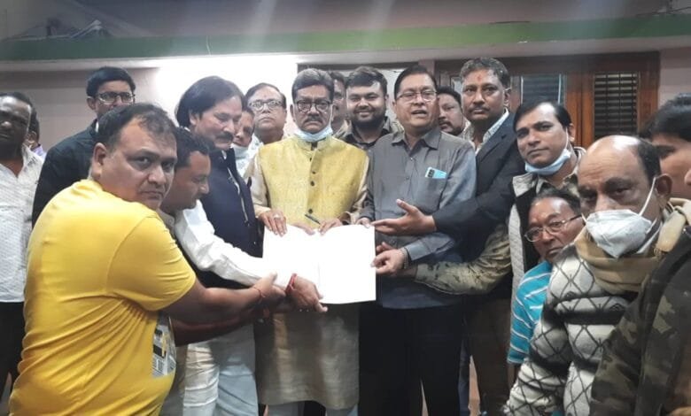 जिला मुख्यालय को लेकर एक बार फिर डॉ महंत से मिले सक्ती नगरवासी,हो सकता है स्थान में परिवर्तन,सर्वे कर रिपोर्ट देंगे अधिवक्ता दिगंबर चौबे जिला मुख्यालय को लेकर एक बार फिर डॉ महंत से मिले सक्ती नगरवासी,हो सकता है स्थान में परिवर्तन,सर्वे कर रिपोर्ट देंगे अधिवक्ता दिगंबर चौबे kshititech