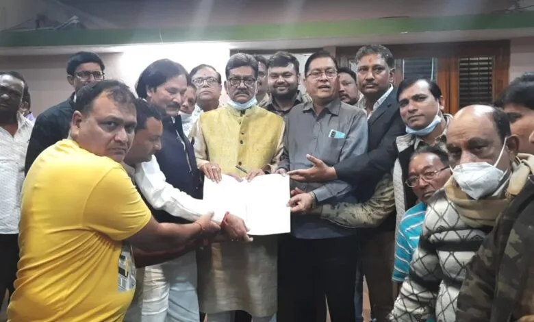 जिला मुख्यालय को लेकर एक बार फिर डॉ महंत से मिले सक्ती नगरवासी,हो सकता है स्थान में परिवर्तन,सर्वे कर रिपोर्ट देंगे अधिवक्ता दिगंबर चौबे जिला मुख्यालय को लेकर एक बार फिर डॉ महंत से मिले सक्ती नगरवासी,हो सकता है स्थान में परिवर्तन,सर्वे कर रिपोर्ट देंगे अधिवक्ता दिगंबर चौबे kshititech