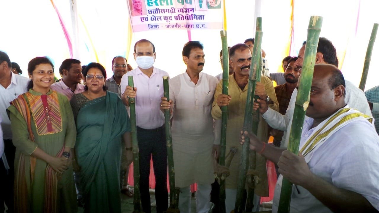 हरेली की बिखरी छटा, खुशियों के साथ मनाया गया हरेली पर्व हरेली की बिखरी छटा, खुशियों के साथ मनाया गया हरेली पर्व kshititech