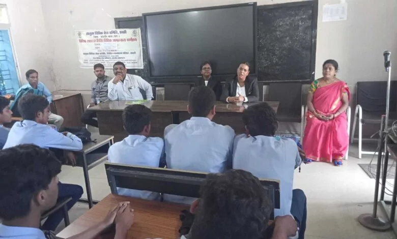 स्वामी आत्मानंद अंग्रेजी माध्यम स्कूल में हुआ विधिक जागरूकता शिविर का आयोजन स्वामी आत्मानंद अंग्रेजी माध्यम स्कूल में हुआ विधिक जागरूकता शिविर का आयोजन kshititech