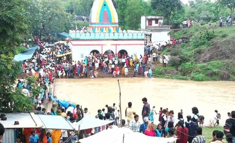 तुर्रीधाम के भोलेनाथ के दर्शन मात्र से ही लोगों की मन्नते होती है पूरी तुर्रीधाम के भोलेनाथ के दर्शन मात्र से ही लोगों की मन्नते होती है पूरी kshititech