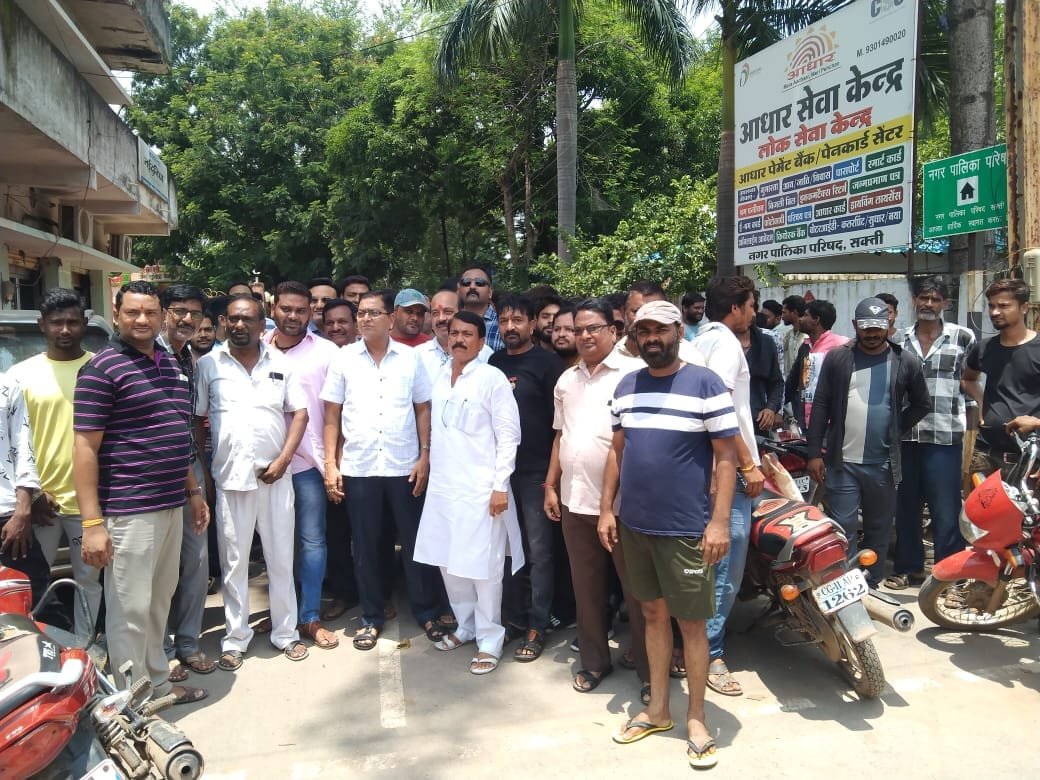 पोस्टर पर कालिख़ पोतने वालों पर कड़ी कार्यवाही हो - श्याम सुंदर अग्रवाल पोस्टर पर कालिख़ पोतने वालों पर कड़ी कार्यवाही हो - श्याम सुंदर अग्रवाल kshititech