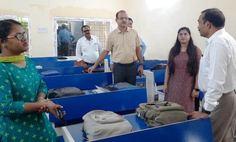 कलेक्टर, एसपी ने किया स्वामी आत्मानंद स्कूल सक्ती का निरीक्षण, जांच के दिए निर्देश कलेक्टर, एसपी ने किया स्वामी आत्मानंद स्कूल सक्ती का निरीक्षण, जांच के दिए निर्देश kshititech