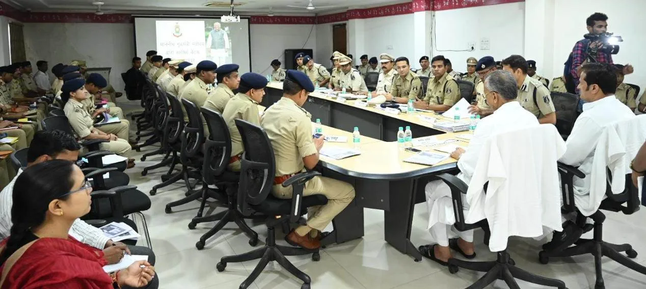 पुलिस के प्रति अपराधियो के मन में भय और आम जनता के मन में सम्मान होना चाहिए : गृहमंत्री पुलिस के प्रति अपराधियो के मन में भय और आम जनता के मन में सम्मान होना चाहिए : गृहमंत्री kshititech