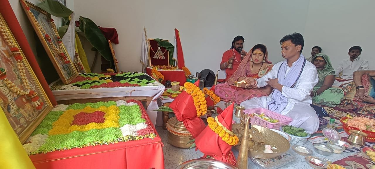 भगवान शिव जी में राम नाम अंकित बेलपत्र चढ़ाने से 3 जन्मों के पापों का होता है नाश - आचार्य राजेंद्र जी महाराज भगवान शिव जी में राम नाम अंकित बेलपत्र चढ़ाने से 3 जन्मों के पापों का होता है नाश - आचार्य राजेंद्र जी महाराज kshititech