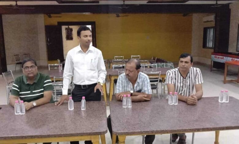 खाद्य औषधि प्रशासन विभाग ने ली सक्ती के गल्ला किराना व्यापारियों ली बैठक खाद्य औषधि प्रशासन विभाग ने ली सक्ती के गल्ला किराना व्यापारियों ली बैठक kshititech
