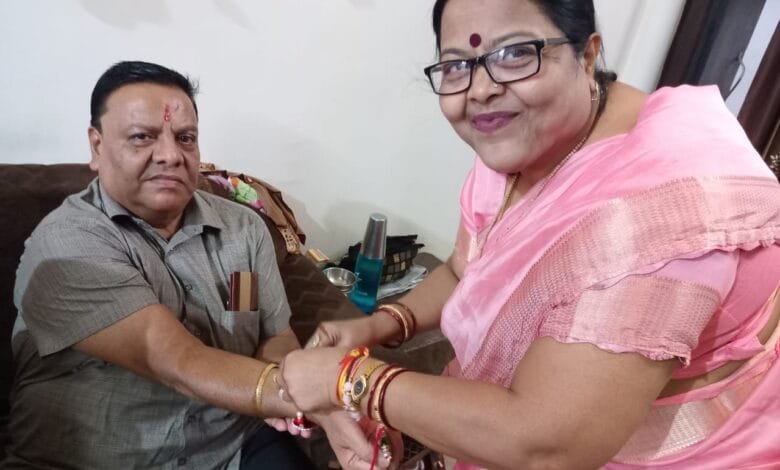 बहनों ने भाइयों को बांधी प्यार की डोर बहनों ने भाइयों को बांधी प्यार की डोर kshititech