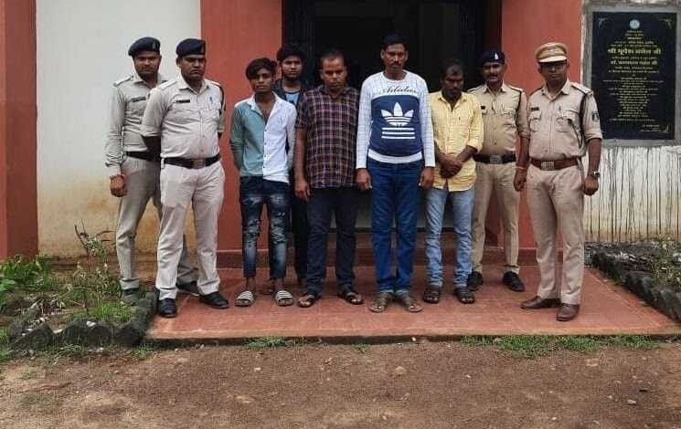 पशु के साथ क्रुरता करने वाले 05 आरोपी को थाना हसौद पुलिस ने किया गिरफ्तार पशु के साथ क्रुरता करने वाले 05 आरोपी को थाना हसौद पुलिस ने किया गिरफ्तार kshititech