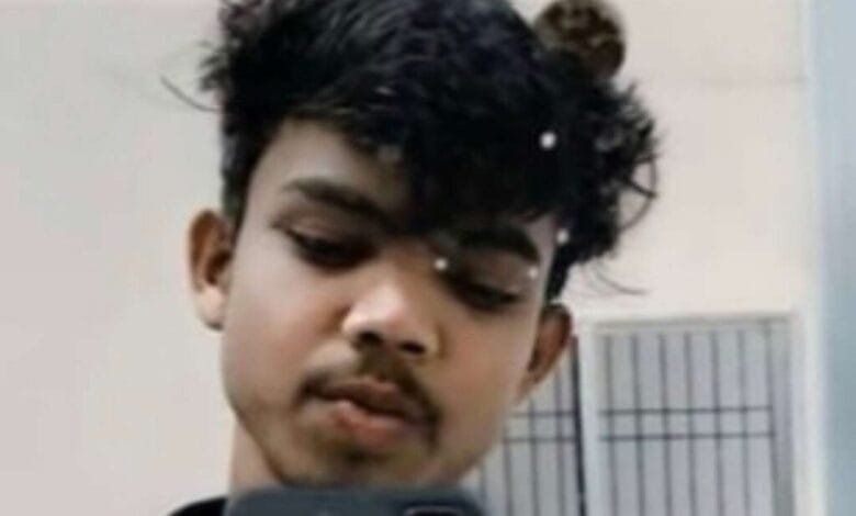 स्वतंत्रता दिवस के दिन युवक ने फांसी लगाकर की आत्महत्या स्वतंत्रता दिवस के दिन युवक ने फांसी लगाकर की आत्महत्या kshititech