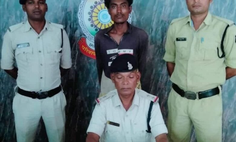 नाबालिक युवती से बहला-फुसलाकर बलात्कार करने वाले आरोपी को किया सक्ती पुलिस ने गिरफ्तार नाबालिक युवती से बहला-फुसलाकर बलात्कार करने वाले आरोपी को किया सक्ती पुलिस ने गिरफ्तार kshititech