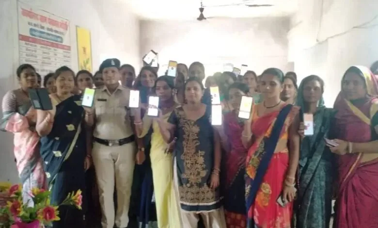 सक्ती पुलिस ने दी महिलाओं को सुरक्षा संबंधी जानकारी सक्ती पुलिस ने दी महिलाओं को सुरक्षा संबंधी जानकारी kshititech