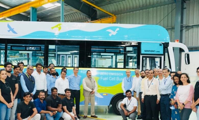 भारत की पहली स्वदेशी हाइड्रोजन फ्यूल सेल बस का हुआ शुभारंभ भारत की पहली स्वदेशी हाइड्रोजन फ्यूल सेल बस का हुआ शुभारंभ kshititech