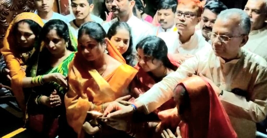 गृह एवं लोक निर्माण मंत्री ताम्रध्वज साहू ने माता चंद्रहासिनी देवी मंदिर में की पूजा अर्चना गृह एवं लोक निर्माण मंत्री ताम्रध्वज साहू ने माता चंद्रहासिनी देवी मंदिर में की पूजा अर्चना kshititech