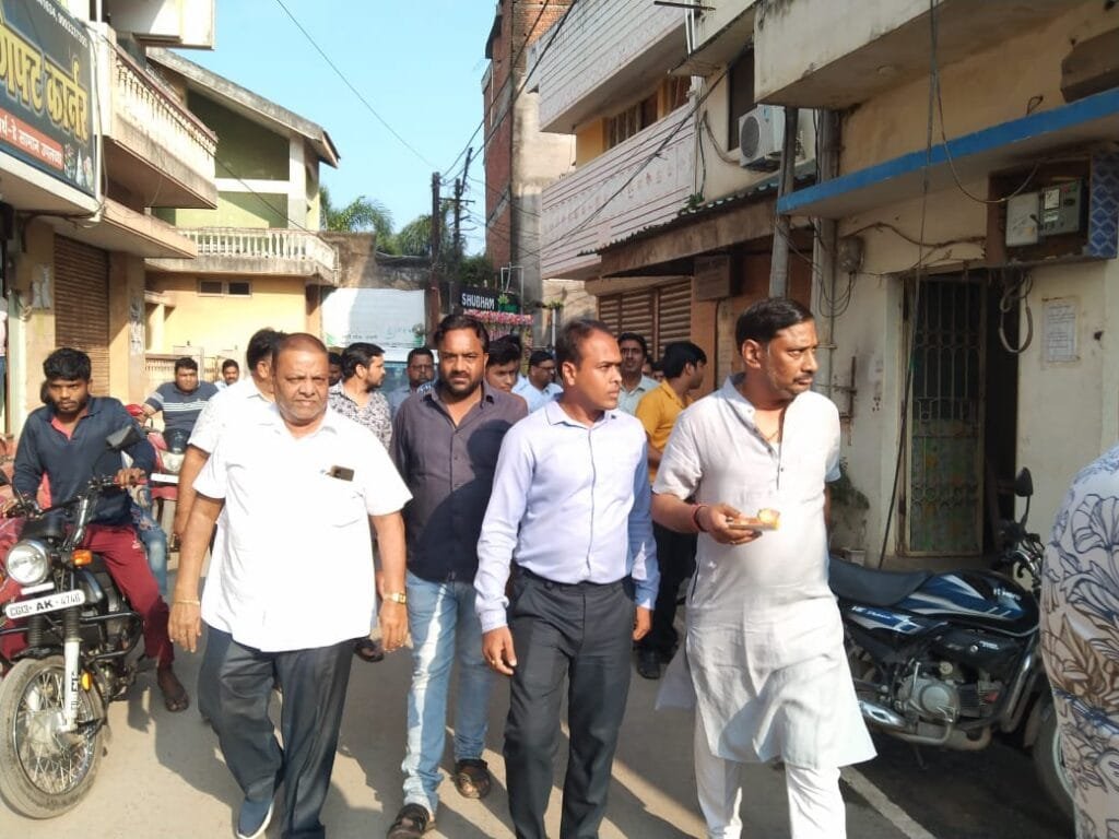 श्री अग्रसेन जयंती समारोह 2022 के लिए ढोल नगाड़े एवं प्रतीक चिन्ह के साथ दिया गया निमंत्रण श्री अग्रसेन जयंती समारोह 2022 के लिए ढोल नगाड़े एवं प्रतीक चिन्ह के साथ दिया गया निमंत्रण kshititech