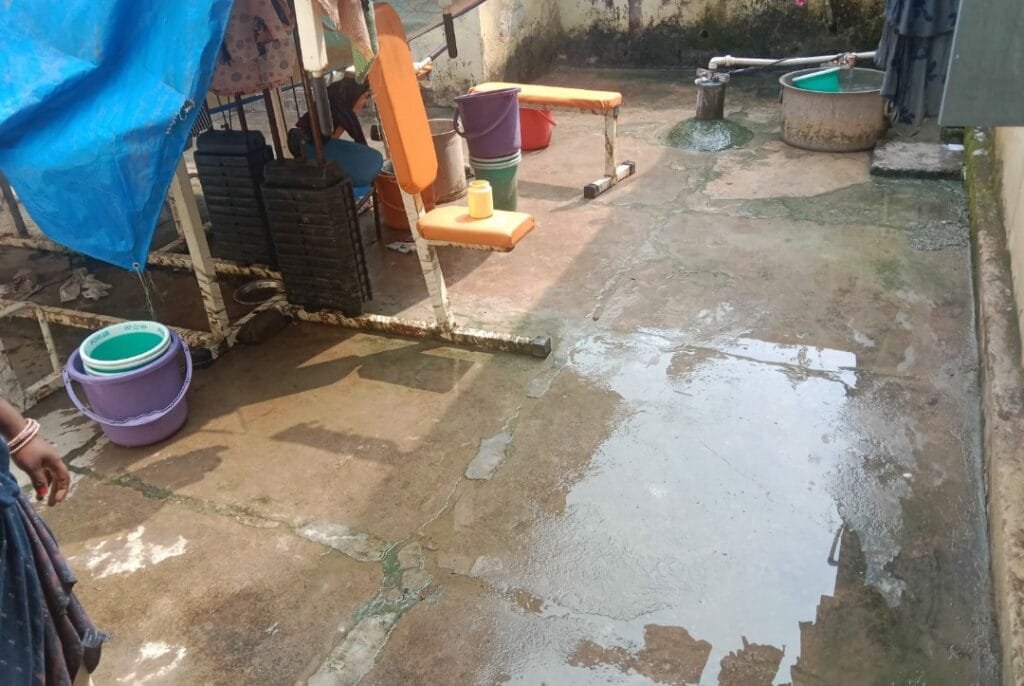 कलेक्टर ने किया छात्रावास का आकस्मिक निरीक्षण कलेक्टर ने किया छात्रावास का आकस्मिक निरीक्षण kshititech