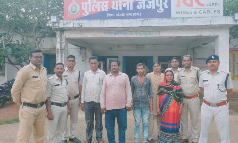 नाम बदलकर की शादी ,पति, सास-ससुर से लेकर रिश्तेदार सब फर्जी नाम बदलकर की शादी ,पति, सास-ससुर से लेकर रिश्तेदार सब फर्जी kshititech