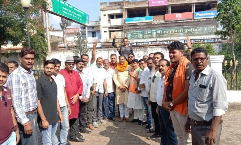 भाजपा नगर मंडल सक्ती सहित ग्रामीण मंडल के कार्यकर्ताओं ने भी पहुंचकर किया कृष्णकांत चंद्रा का स्वागत भाजपा नगर मंडल सक्ती सहित ग्रामीण मंडल के कार्यकर्ताओं ने भी पहुंचकर किया कृष्णकांत चंद्रा का स्वागत kshititech