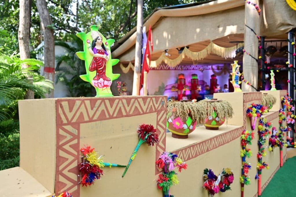 देवारी तिहार और गोवर्धन पूजा के लिए मुख्यमंत्री निवास सज-धज कर तैयार देवारी तिहार और गोवर्धन पूजा के लिए मुख्यमंत्री निवास सज-धज कर तैयार kshititech