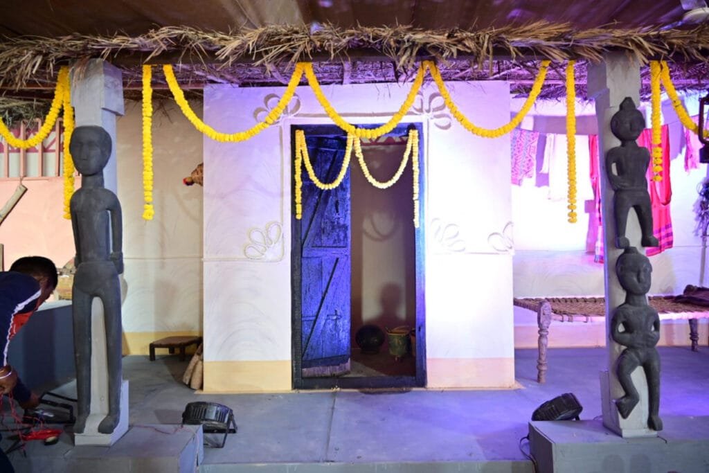 देवारी तिहार और गोवर्धन पूजा के लिए मुख्यमंत्री निवास सज-धज कर तैयार देवारी तिहार और गोवर्धन पूजा के लिए मुख्यमंत्री निवास सज-धज कर तैयार kshititech
