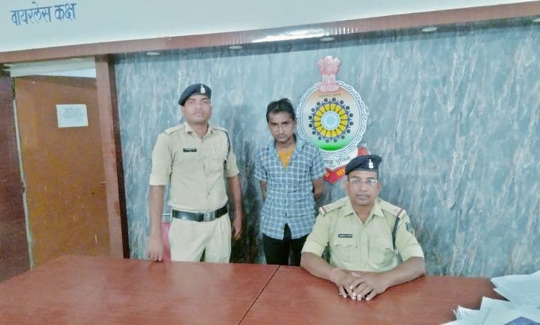 महिला को छेड़छाड़ करने वाले व्यक्ति को सक्ती पुलिस ने किया गिरफ्तार महिला को छेड़छाड़ करने वाले व्यक्ति को सक्ती पुलिस ने किया गिरफ्तार kshititech