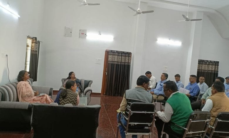 सक्ती कलेक्टर ने ली सीएसआर की बैठक सक्ती कलेक्टर ने ली सीएसआर की बैठक kshititech