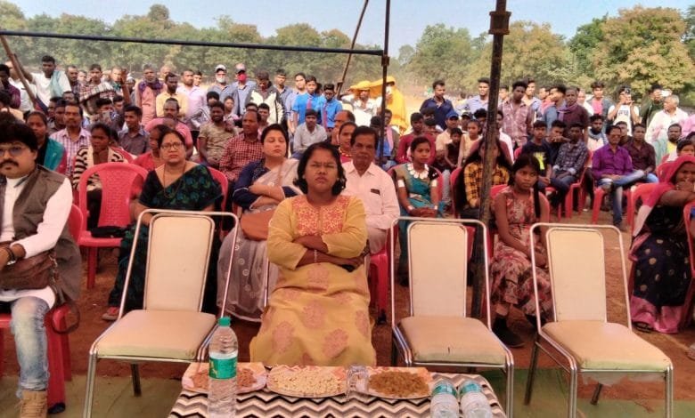 कलेक्टर पहुंची विकासखंड स्तरीय युवा महोत्सव में, परिचय लेते हुए सभी प्रतिभागी, खिलाड़ियों का बढ़ाया उत्साह कलेक्टर पहुंची विकासखंड स्तरीय युवा महोत्सव में, परिचय लेते हुए सभी प्रतिभागी, खिलाड़ियों का बढ़ाया उत्साह kshititech