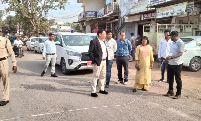 कलेक्टर ने सक्ती बाईपास रोड का किया निरीक्षण कलेक्टर ने सक्ती बाईपास रोड का किया निरीक्षण kshititech