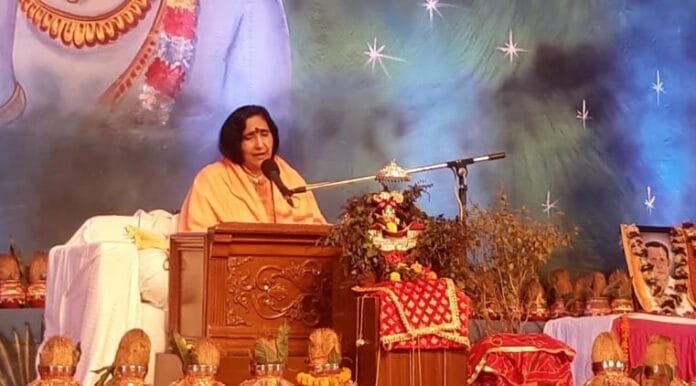 भाग्य लेकर तो सभी जन्म लेते हैं लेकिन भाग्य को सौभाग्य में बदलना यह अपने सदकर्मों का फल है - साध्वी दीदी मां ऋतंभरा देवी भाग्य लेकर तो सभी जन्म लेते हैं लेकिन भाग्य को सौभाग्य में बदलना यह अपने सदकर्मों का फल है - साध्वी दीदी मां ऋतंभरा देवी kshititech