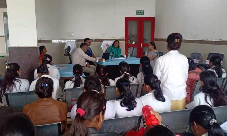 सक्ती कलेक्टर नुपुर राशि पन्ना ने लिया सामुदायिक स्वास्थ्य अधिकारियों की बैठक सक्ती कलेक्टर नुपुर राशि पन्ना ने लिया सामुदायिक स्वास्थ्य अधिकारियों की बैठक kshititech
