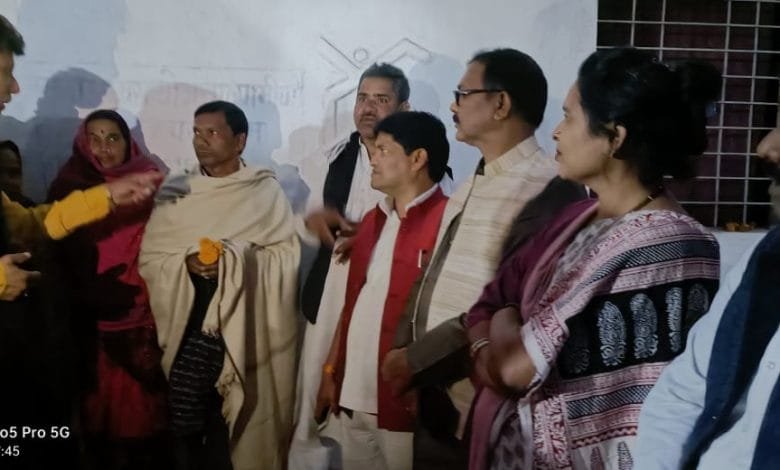 मोर आवास मोर अधिकार के प्रभारी किरण देव पहुंचे सक्ती विधानसभा क्षेत्र के गांव अचानकपुर मोर आवास मोर अधिकार के प्रभारी किरण देव पहुंचे सक्ती विधानसभा क्षेत्र के गांव अचानकपुर kshititech