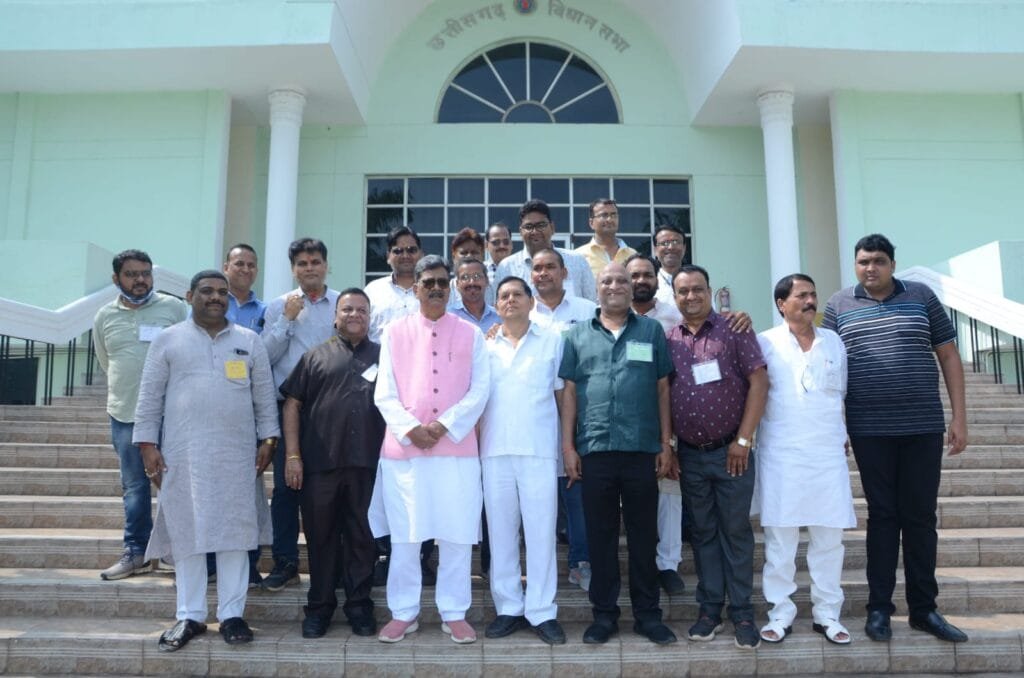 सक्ती जिले के पत्रकारों ने करी छत्तीसगढ़ विधानसभा का भ्रमण सक्ती जिले के पत्रकारों ने करी छत्तीसगढ़ विधानसभा का भ्रमण kshititech
