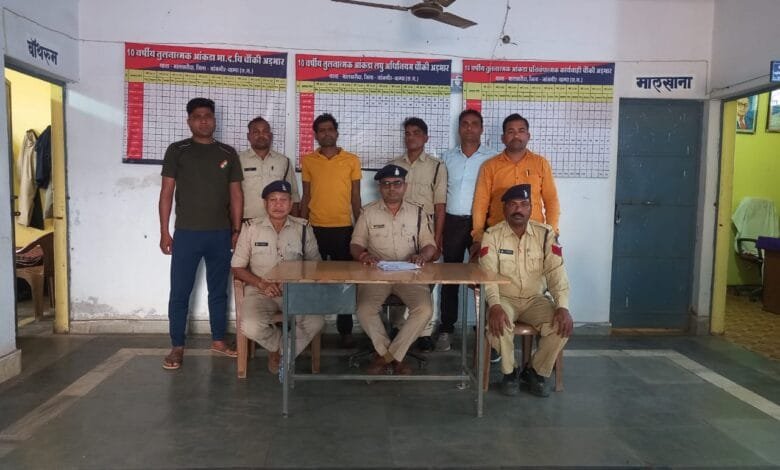 हत्या करने वाला आरोपी चंद घण्टे में गिरफ्तार हत्या करने वाला आरोपी चंद घण्टे में गिरफ्तार kshititech