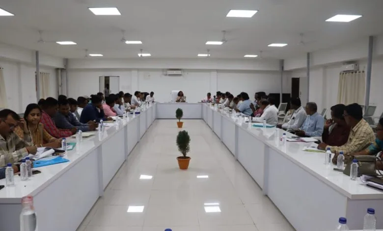 बंटाकन, सीमांकन, नामांतरण और राजस्व के लंबित प्रकरणों का निराकरण गंभीरता से करने के दिए निर्देश बंटाकन, सीमांकन, नामांतरण और राजस्व के लंबित प्रकरणों का निराकरण गंभीरता से करने के दिए निर्देश kshititech