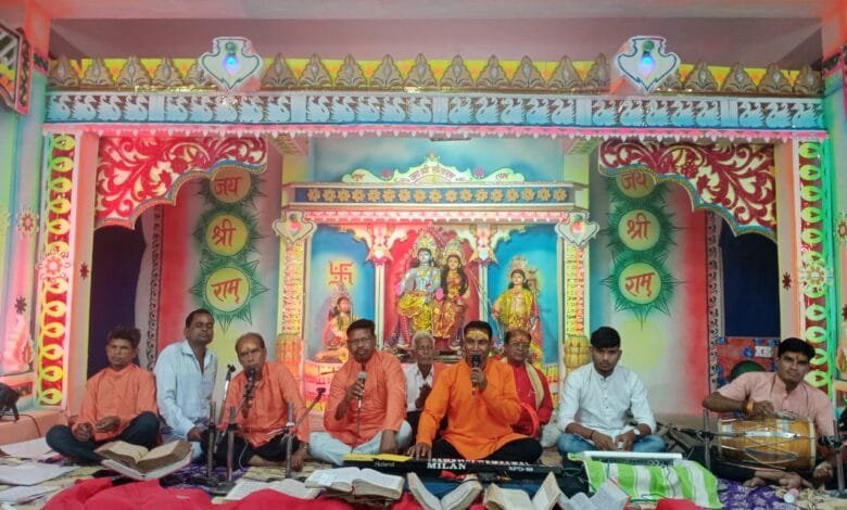 सकरेली कला में आरती थाल सजाकर मनाया गया राम जन्मोत्सव सकरेली कला में आरती थाल सजाकर मनाया गया राम जन्मोत्सव kshititech