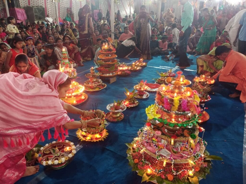 सकरेली कला में आरती थाल सजाकर मनाया गया राम जन्मोत्सव सकरेली कला में आरती थाल सजाकर मनाया गया राम जन्मोत्सव kshititech