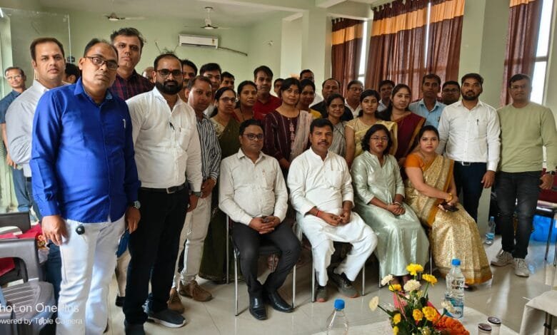 ग्राम स्तर पर स्वास्थ्य सुविधाओं को बनाएंगे बेहतर : विधायक चंद्रपुर और सक्ती कलेक्टर के मौजूदगी में जिला आरएमए संघ ने लिया प्रण ग्राम स्तर पर स्वास्थ्य सुविधाओं को बनाएंगे बेहतर : विधायक चंद्रपुर और सक्ती कलेक्टर के मौजूदगी में जिला आरएमए संघ ने लिया प्रण kshititech