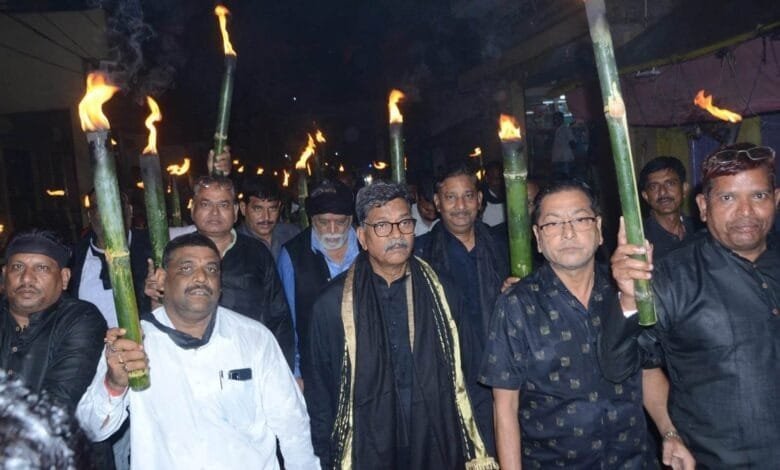 काले कपड़े पहनकर कांग्रेसियों ने किया जय भारत सत्याग्रह आंदोलन काले कपड़े पहनकर कांग्रेसियों ने किया जय भारत सत्याग्रह आंदोलन kshititech