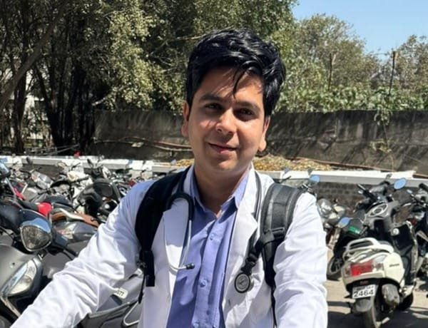 सक्ती के अमूल्य अग्रवाल बने डॉक्टर सक्ती के अमूल्य अग्रवाल बने डॉक्टर kshititech