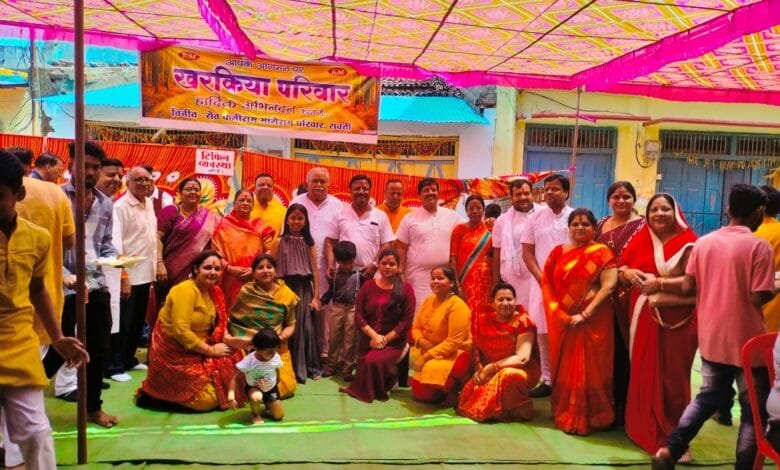 सक्ती नगरवासी डूबे हनुमान जी की भक्ति में मनाया हनुमान जन्मोत्सव सक्ती नगरवासी डूबे हनुमान जी की भक्ति में मनाया हनुमान जन्मोत्सव kshititech
