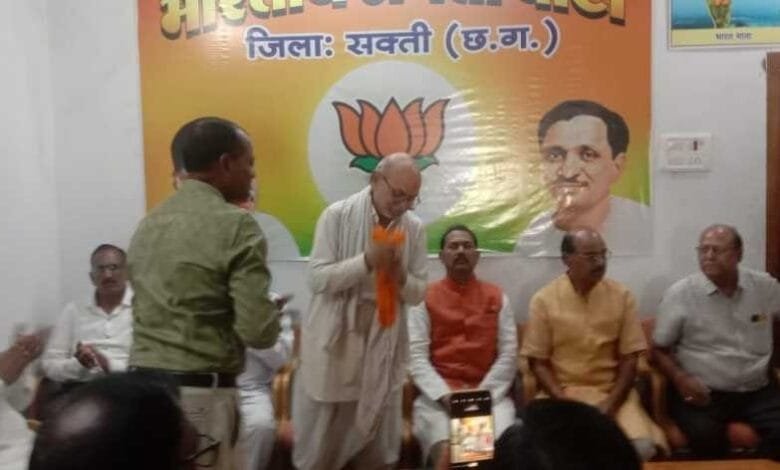 भाजपा के स्थापना दिवस पर मीसाबंदी गुलाबचंद खेतान का हुआ सम्मान भाजपा के स्थापना दिवस पर मीसाबंदी गुलाबचंद खेतान का हुआ सम्मान kshititech