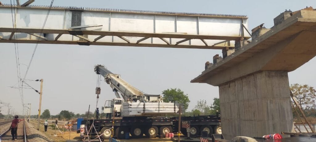 विधानसभा अध्यक्ष महंत के निर्देशानुसार सकरेली रेल्वे ओवरब्रिज के कार्यों में आई गति, 2 गाडर हुए लॉन्च आज विधानसभा अध्यक्ष महंत के निर्देशानुसार सकरेली रेल्वे ओवरब्रिज के कार्यों में आई गति, 2 गाडर हुए लॉन्च आज kshititech