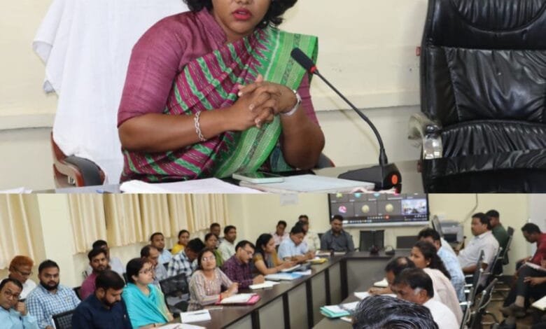 कलेक्टर ने लंबित प्रकरणों को त्वरित गति से निराकरण करने के दिए निर्देश कलेक्टर ने लंबित प्रकरणों को त्वरित गति से निराकरण करने के दिए निर्देश kshititech