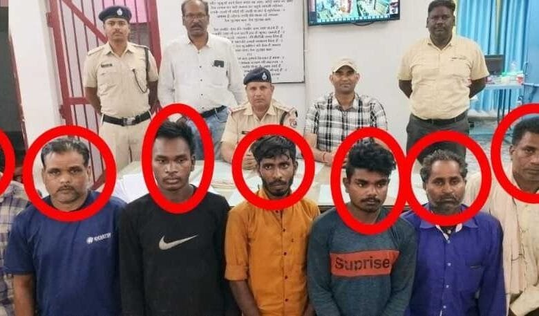 सक्ती मे रेलवे स्टेशन मे खड़ी मालगाड़ी से चावल बोरी पार: आरपीएफ ने सात आरोपियों को किया गिरफ्तार सक्ती मे रेलवे स्टेशन मे खड़ी मालगाड़ी से चावल बोरी पार: आरपीएफ ने सात आरोपियों को किया गिरफ्तार kshititech