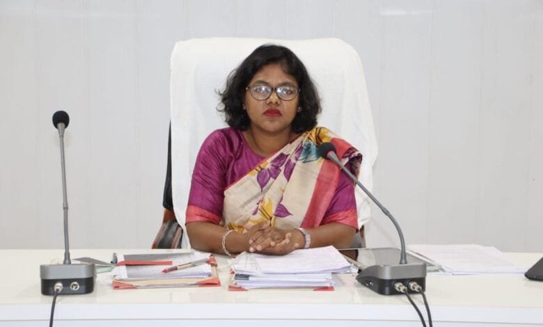 शासन की सर्वाेच्च प्राथमिकता वाली योजना में लापरवाही बर्दाश्त नहीं की जाएगी - कलेक्टर शासन की सर्वाेच्च प्राथमिकता वाली योजना में लापरवाही बर्दाश्त नहीं की जाएगी - कलेक्टर kshititech