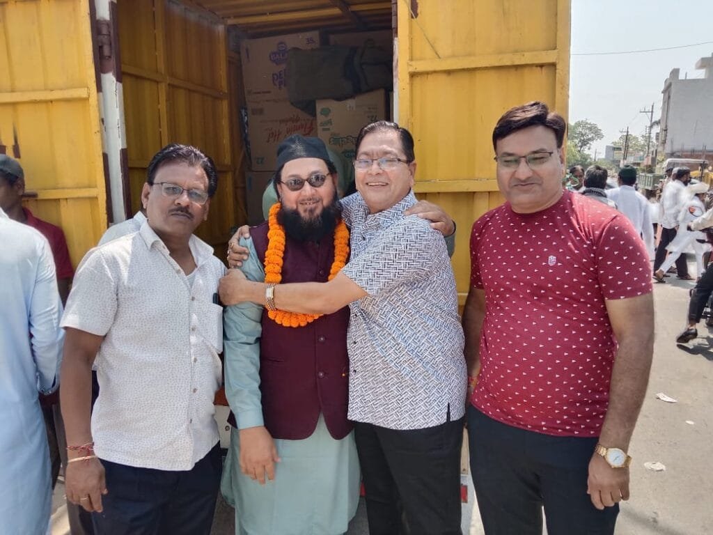 ईद के मौके पर पूर्व नगरपालिका अध्यक्ष श्यामसुंदर अग्रवाल ने मुस्लिम बंधुओं को कराया जलपान ,पिलाई शरबत तथा ईद की दी बधाइयां ईद के मौके पर पूर्व नगरपालिका अध्यक्ष श्यामसुंदर अग्रवाल ने मुस्लिम बंधुओं को कराया जलपान ,पिलाई शरबत तथा ईद की दी बधाइयां kshititech