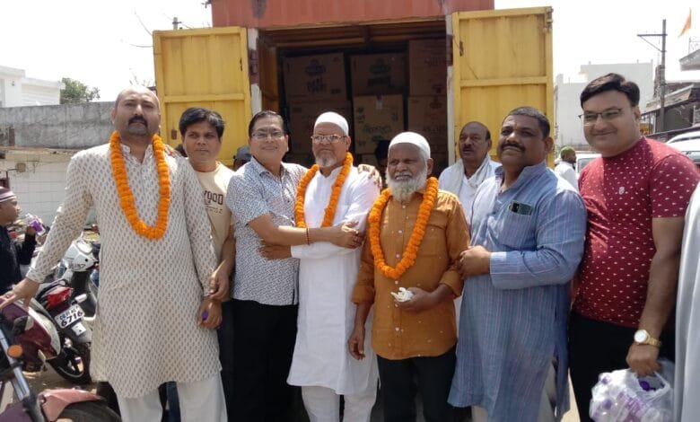 ईद के मौके पर पूर्व नगरपालिका अध्यक्ष श्यामसुंदर अग्रवाल ने मुस्लिम बंधुओं को कराया जलपान ,पिलाई शरबत तथा ईद की दी बधाइयां ईद के मौके पर पूर्व नगरपालिका अध्यक्ष श्यामसुंदर अग्रवाल ने मुस्लिम बंधुओं को कराया जलपान ,पिलाई शरबत तथा ईद की दी बधाइयां kshititech