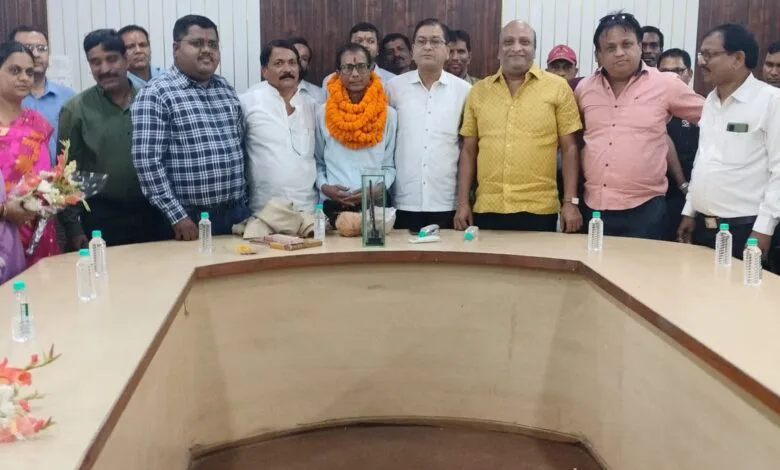 सहायक अभियंता एम.एल.पटेल के सेवानिवृत्त होने पर हुआ विदाई समारोह का आयोजन सहायक अभियंता एम.एल.पटेल के सेवानिवृत्त होने पर हुआ विदाई समारोह का आयोजन kshititech