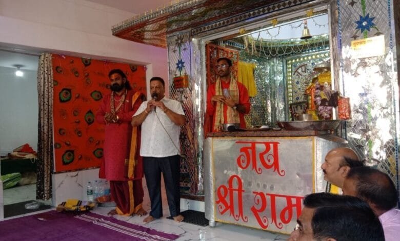 नारद जयंती पर भागवत कथा वाचक राजेंद्र महाराज ने किया पत्रकार साथियों का सम्मान नारद जयंती पर भागवत कथा वाचक राजेंद्र महाराज ने किया पत्रकार साथियों का सम्मान kshititech